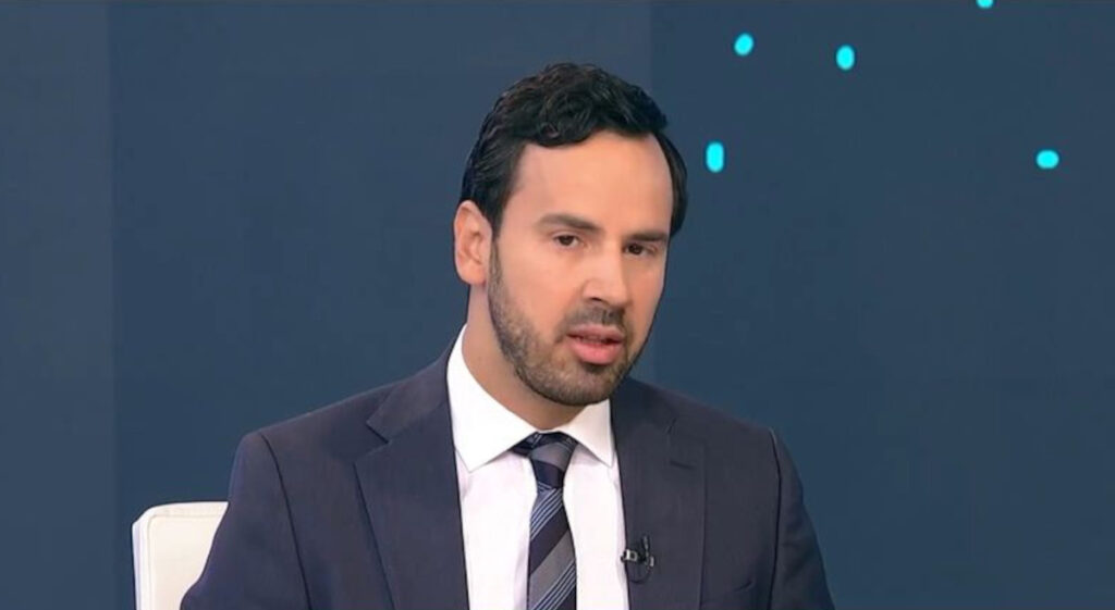 Ρωμανός: Η ΝΔ μείωσε 62 φόρους στην πράξη και όχι με γιαλαντζί μελέτες – Χάος σε αυτά που προτείνει το ΠΑΣΟΚ