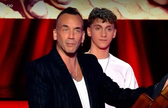 The Voice: Ο Μουζουράκης γύρισε σε δευτερόλεπτα: «Υπάρχει κίνδυνος να φανεί στημένο, γνωριζόμαστε…»
