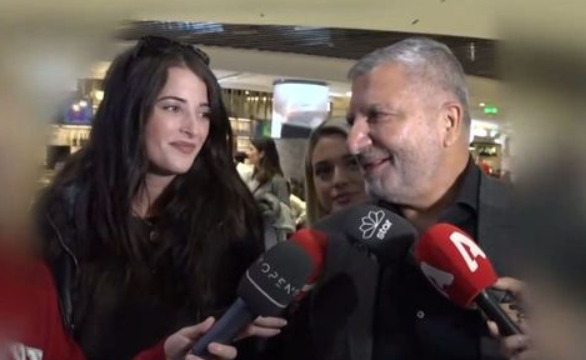 Πατούλης – Kοιλού: Οι πρώτες τους δηλώσεις πριν αναχωρήσουν για το ταξίδι του μέλιτος- «Κυρία Κοιλού είναι το επίθετό μου» [βίντεο]