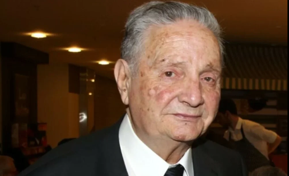 Αντώνης Καρατζόπουλος: Βαθιά συγκίνηση στο τελευταίο «αντίο» του κινηματογραφικού παραγωγού [εικονες]