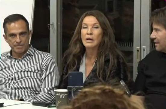 Κατά των δημοσιογράφων η Βάνα Μπαρμπα: «Υπάρχουν τέρατα στην τηλεόραση, δημοσιογράφοι που είναι πολύ επικίνδυνοι» [βίντεο]