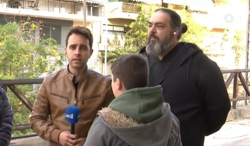 Θύμα ξυλοδαρμού και bullying ο 12χρονος γιός του viral παπά του TikTok – «Μου έβγαλαν ένα ψαλίδι και μου είπαν “θα σε σκοτώσω”» [βίντεο]