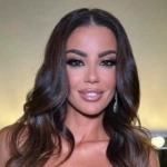 Ειρήνη Παπαδοπούλου: Την άφησαν να μπει σε πιλοτήριο αεροπλάνου – Κινδυνεύουν με απόλυση οι δυο πιλότοι [βίντεο]