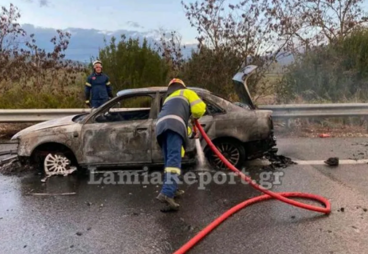 Εθνική οδός Λαμίας – Θεσσαλονίκης: Φωτιά άρπαξε αυτοκίνητο μετά απο έκρηξη [εικόνες]