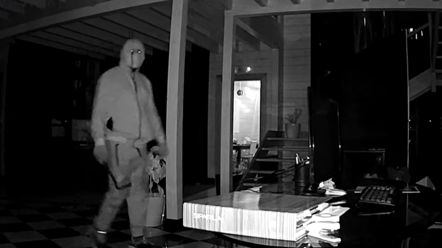 Χαλκίδα: Στο φως της δημοσιότητας βίντεο από την διάρρηξη σε γραφεία κατασκευαστικής εταιρείας