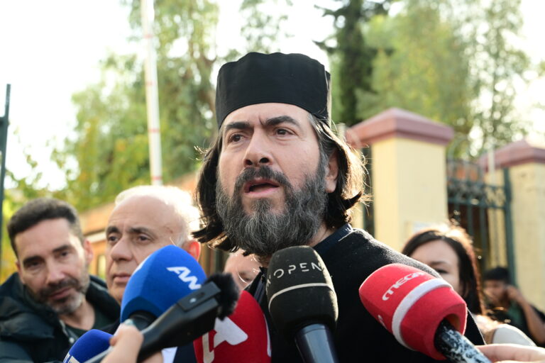 «Κιβωτός του Κόσμου»: Παραιτήθηκε ο δικηγόρος του πατέρα Αντωνίου