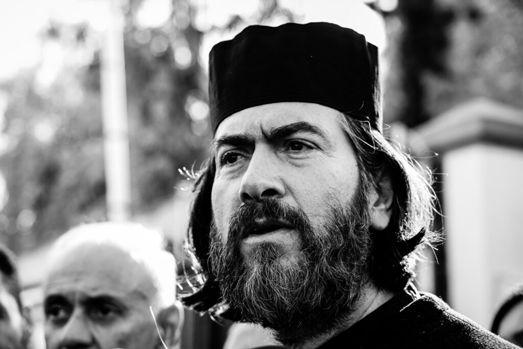 Πατέρας Αντώνιος: Και πάλι στο εδώλιο – Έφεση από την εισαγγελέα, διαφωνεί με τις αθωωτικές αποφάσει
