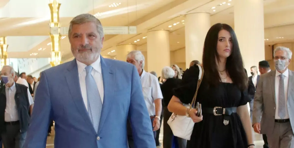 Πατούλης – Κοιλού: Δημοσιεύτηκε η αναγγελία του γάμου τους [βίντεο]