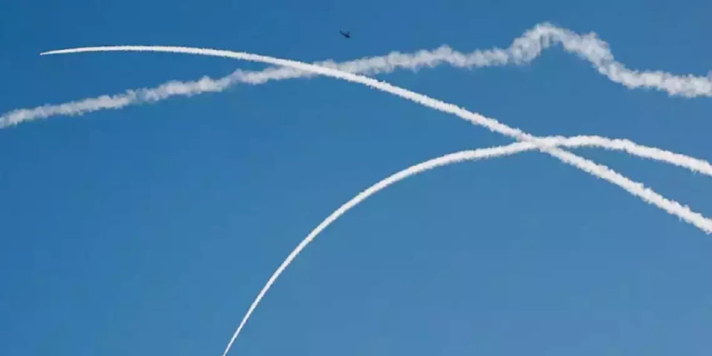 Ισραήλ: Δύο νεκροί στην ισραηλινή πόλη Ναχαρίγια από ρουκέτες που εκτοξεύτηκαν από τον Λίβανο – Σειρήνες ήχησαν στο Τελ Αβίβ