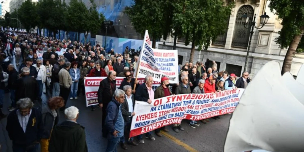 Συλλαλητήριο διαμαρτυρίας από συνταξιούχους στο κέντρο της Αθήνας
