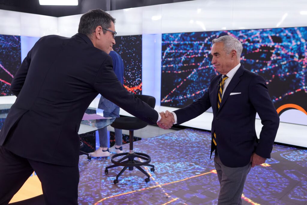 Ρουμανία: «Σεισμός» με τις εκλογές – Φιλορώσος υποψήφιος θα αναμετρηθεί με μια νεοσσό της πολιτικής στον δεύτερο γύρο των προεδρικών εκλογών