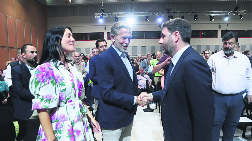 ΠΑΣΟΚ: Φουντώνει η κόντρα Ανδρουλάκη – Γερουλάνου