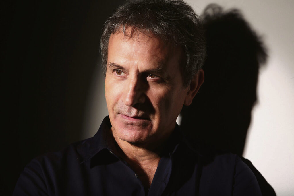 Νταλάρας στον ΕΤ: Θα σταματήσω όταν διαπιστώσω ότι δεν τραγουδάω όπως θέλω