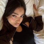 Έμιλι Ραταϊκόφσκι: Στην Ιαπωνία με το γιο της – Φωτογραφίζεται αφήνοντας ελάχιστα στη φαντασία