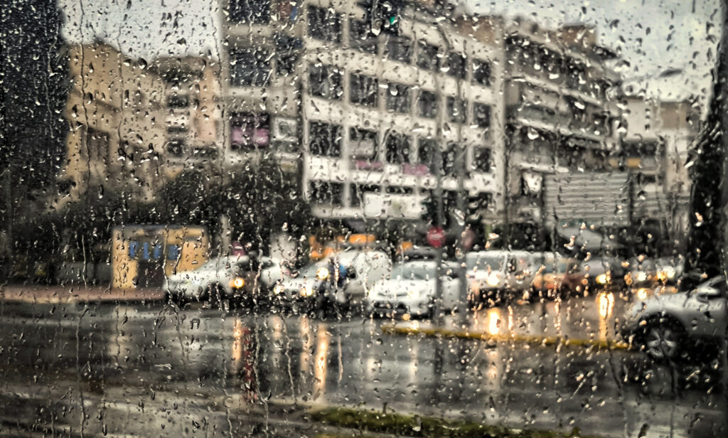 Έκτακτο δελτίο επιδείνωσης του καιρού: Ισχυρές βροχές και καταιγίδες, κεραυνοί και χαλάζι – Ποιες περιοχές θα πληγούν