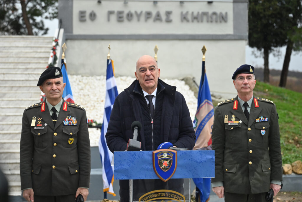 Σε Αλεξανδρούπολη και Έβρο για τα Χριστούγεννα ο Νίκος Δένδιας – Επισκέφτηκε το φυλάκιο Γέφυρα