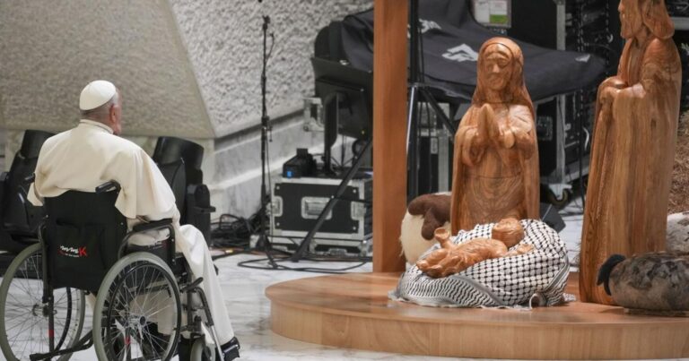 Ιταλία: Aφαιρέθηκε η κεφίγια από την επίμαχη φάτνη στο Βατικανό