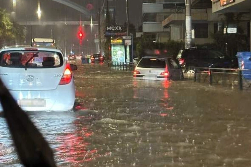 Δήμαρχος Αλίμου για την πλημμύρα στην Ποσειδώνος: «Θα χρειαστούν δύο χρόνια για να λυθεί το πρόβλημα» [βίντεο]