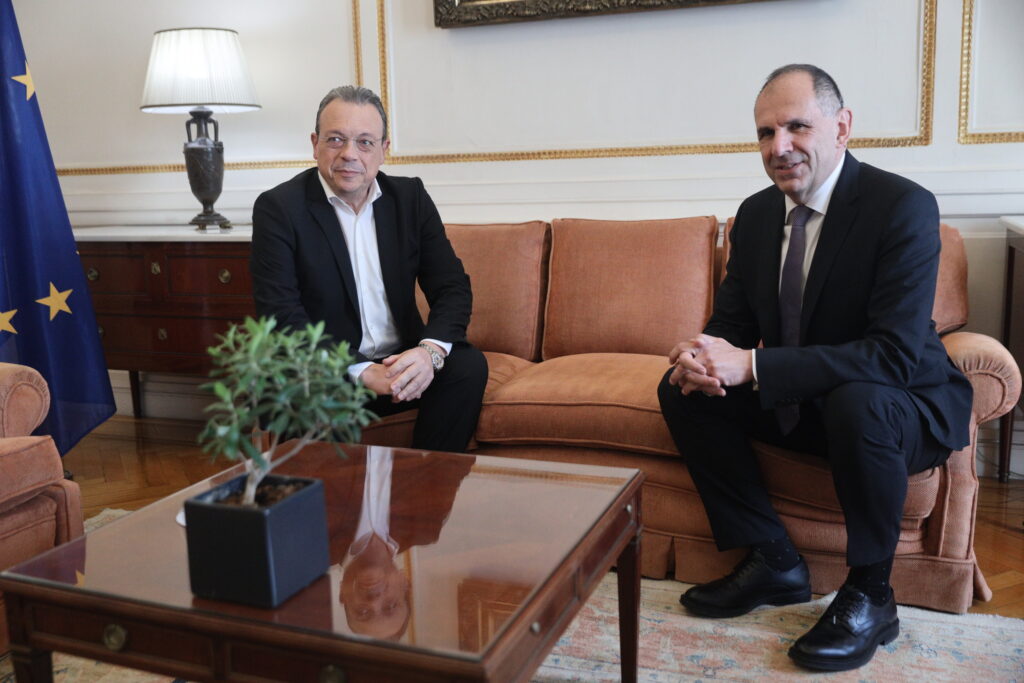 Συνάντηση Φάμελλου με Γεραπετρίτη: «Συμβάλλουμε στον διάλογο για τα εθνικά θέματα, χωρίς εξυπηρέτηση κομματικής ατζέντας»