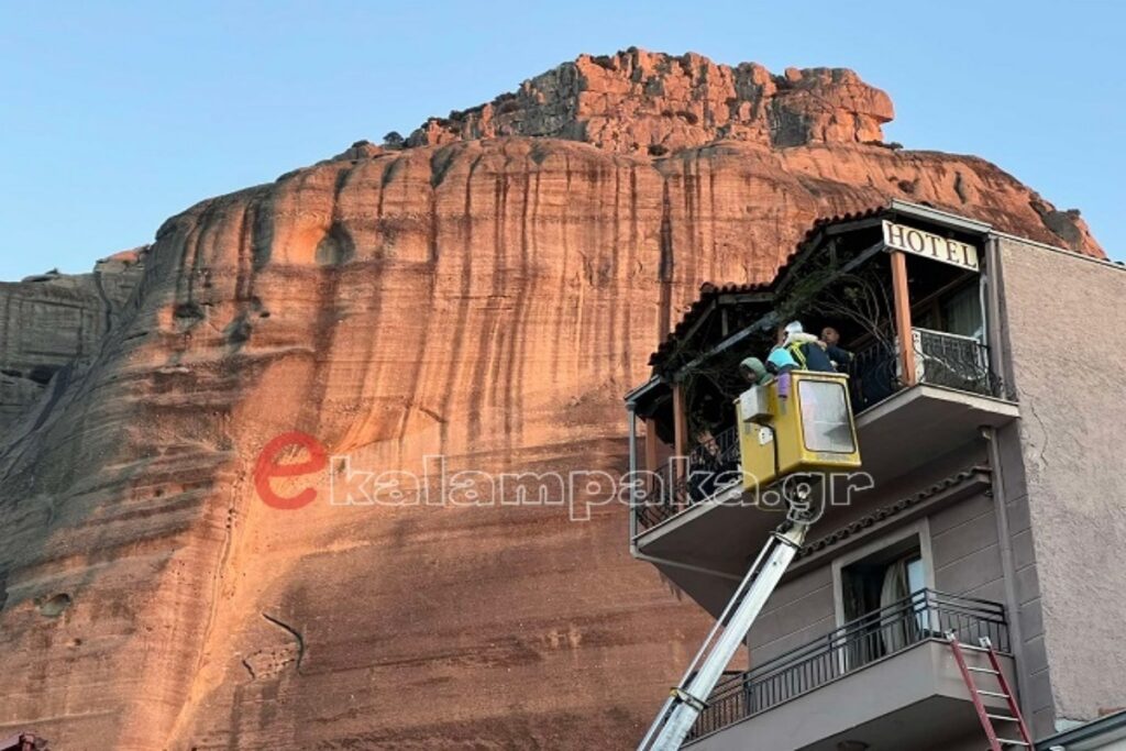 Φωτιά σε ξενοδοχείο της Καλαμπάκας: Απεγκλωβίστηκαν πάνω από 30 άτομα [εικόνες-βίντεο] 