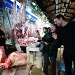 Για selfies στη Βαρβάκειο ο Κασσελάκης