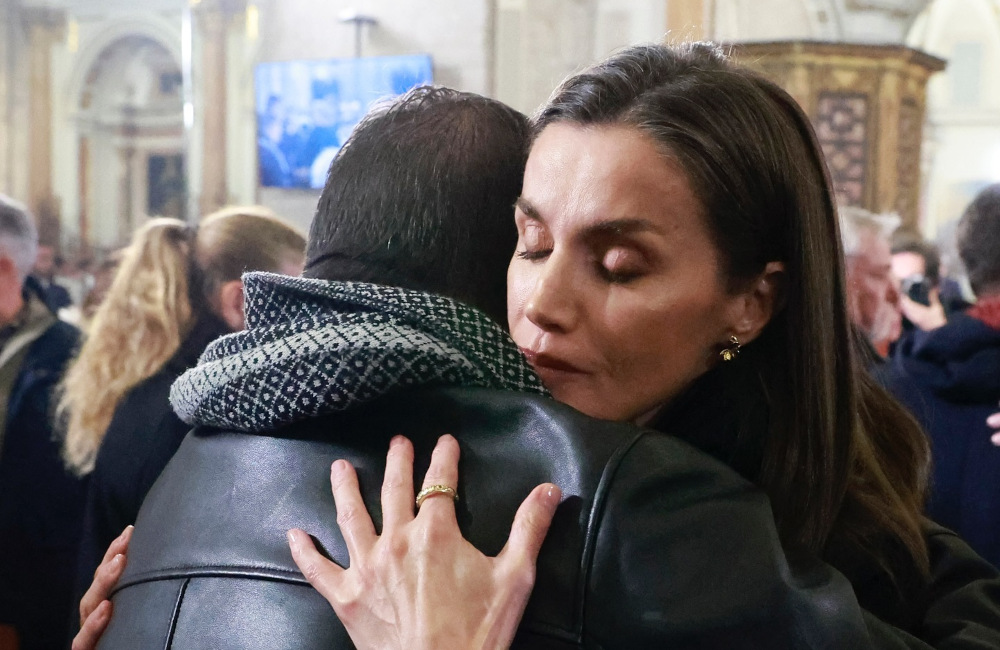 Βασίλισσα Λετίθια: Ντυμένη στα μαύρα και με βλέμμα θλιμμένο – Θέλησε να γλιτώσει την κατακραυγή