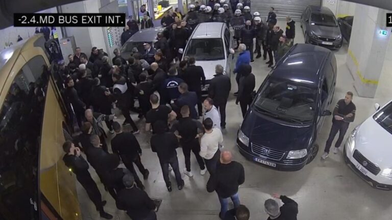 ΑΕΚ – ΠΑΟΚ: Στη δημοσιότητα το πλήρες βίντεο από τα επεισόδια στο πάρκινγκ της OPAP Arena