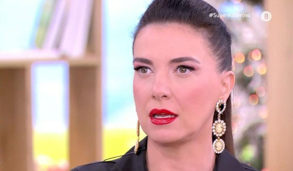 Φωτεινή Δάρρα: «Λένε ότι αλλάζω τους άνδρες σαν τα πουκάμισα, ενώ είχα τρεις στη ζωή μου» [βίντεο]