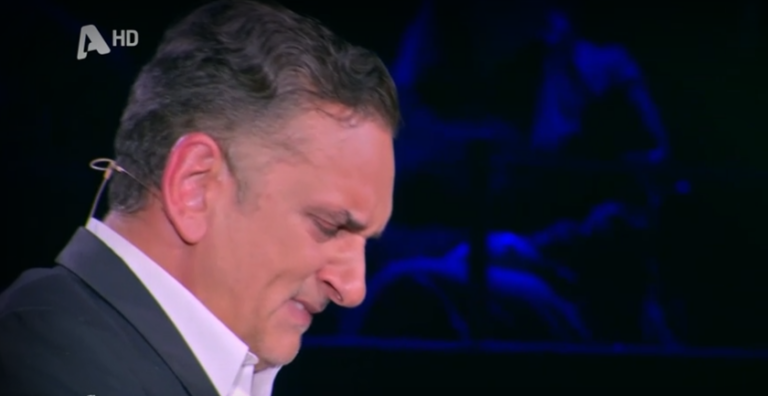 «Λύγισε» ο Νίκος Ψαρράς με την έκπληξη που ετοίμασαν στο Secret Song [βίντεο]