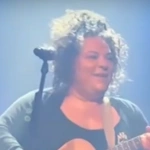 Ματούλα Ζαμάνη: To δυνατό χειροκρότημα του κοινού στην ατάκα της – «Έχω βάλει πολλά ρούχα για να μπορώ να βγάλω περισσότερα» [βίντεο]