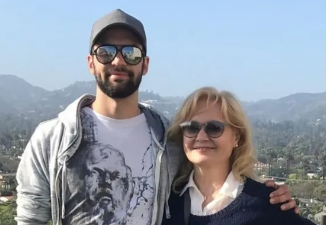 Κωνσταντίνος Μουσούλης: «Η έξτρα προσοχή που ερχόταν από την επωνυμία της μητέρας μου, δεν μου άρεσε» [βίντεο]