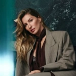 Ζιζέλ Μπούντχεν: H νέα της εμφάνιση με φουσκωμένη την κοιλίτσα της – Η βραδινή έξοδος με την οικογένεια της [εικόνες]