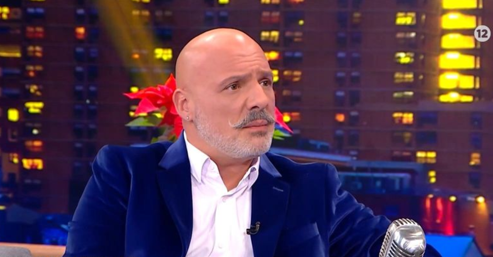 Νίκος Μουτσινάς: Η προσωπική του ζωή, η επιστροφή του στην τηλεόραση και η περιπέτεια με την υγεία του – «Έκατσα 10 ημέρες στο νοσοκομείο» [βίντεο]