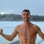 Κριστιάνο Ρονάλντο: Επισκέφτηκε με την οικογένεια του το χωριό του Αϊ Βασίλη στην Λαπωνία – Φόρεσε μαγιό στους -20 βαθμούς Κελσίου [βίντεο]