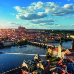 Χριστούγεννα στην Πράγα: Ζήστε την εορταστική ατμόσφαιρα στη μοναδική παλιά πόλη