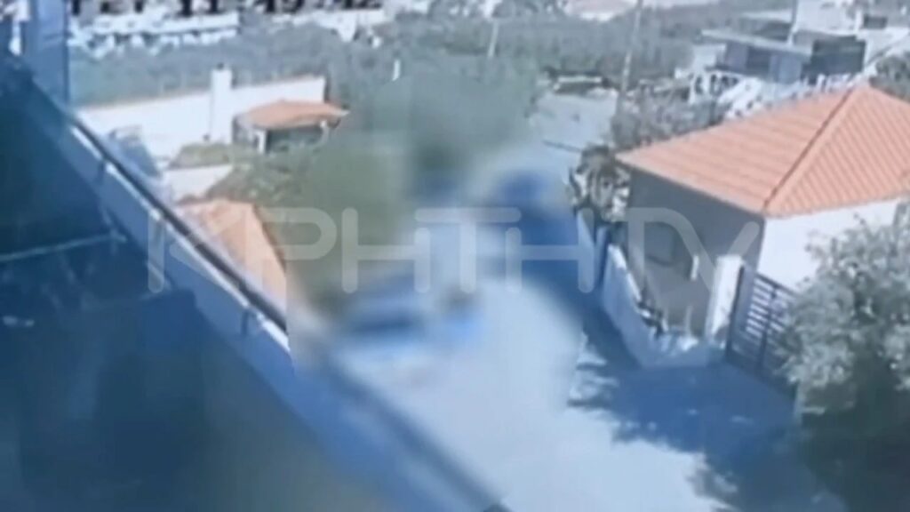 Βίντεο σοκ από την Κρήτη: Οδηγός γκαζώνει, πέφτει πάνω σε γυναίκα και τη σκοτώνει [σκληρές εικόνες]