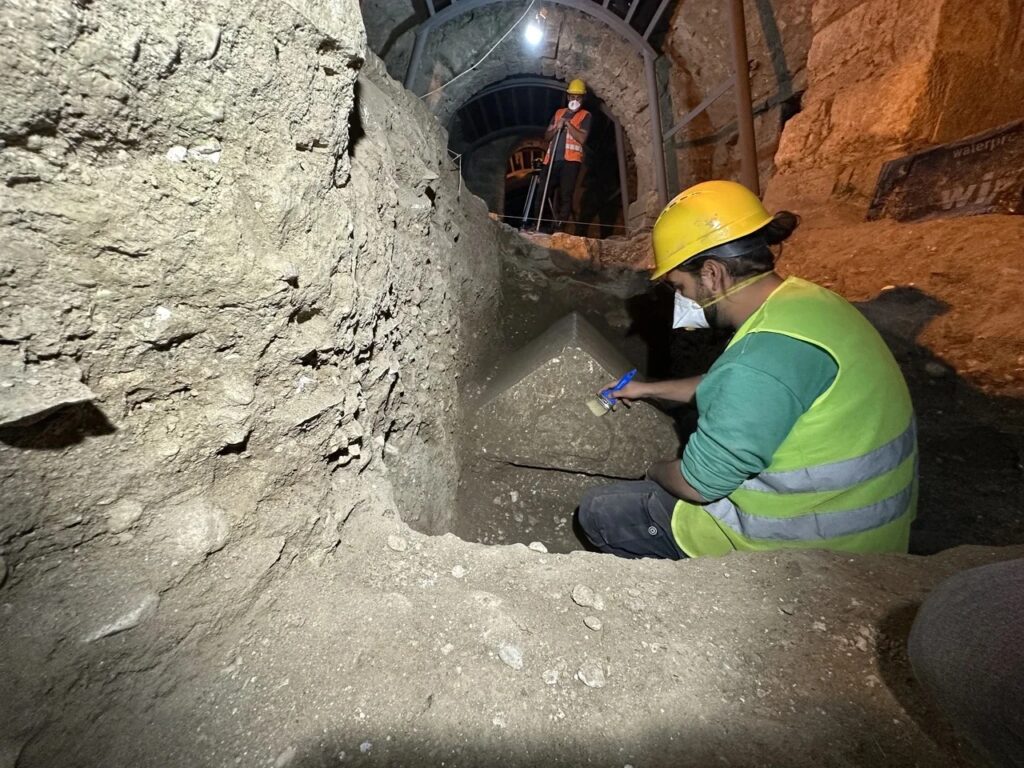 Άγιος Βασίλης: Φοβερό – Ανακαλύφθηκε ο τάφος του στην Τουρκία;