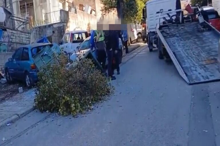 Μεταμόρφωση: Τροχαίο με υλικές ζημιές σε 6 οχήματα – ΙΧ έπεσε πάνω σε δέντρο