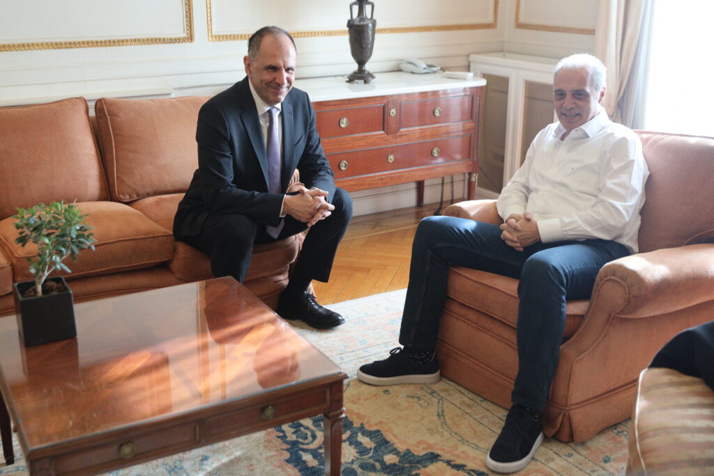 Συνάντηση Βελόπουλου με Γεραπετρίτη: «Συμφωνήσαμε ότι διαφωνούμε στους χειρισμούς της κυβέρνησης»