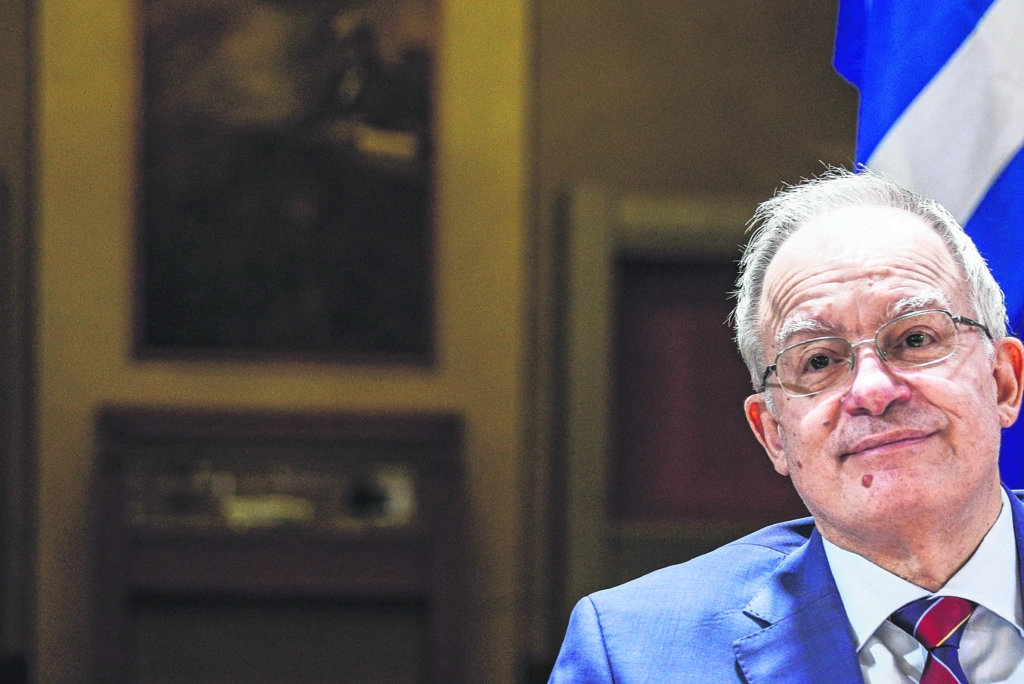 Ποιος είναι ο Κωνσταντίνος Τασούλας – Τα ηπειρώτικα τραγούδια, το όνειρο να γίνει ποδοσφαιριστ