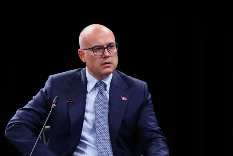 Σερβία: Ραγδαίες πολιτικές εξελίξεις – Παραιτείται σήμερα ο πρωθυπουργός σύμφωνα με Μέσα