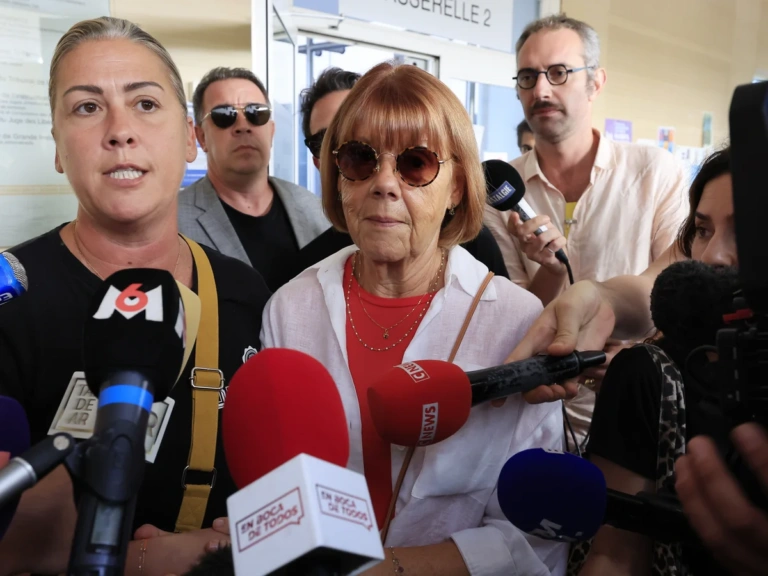Ζιζέλ Πελικό: Η απόλυτη ανατροπή – Τέλος οι σχέσεις με την κόρη της – Μετακόμισε και άλλαξε επώνυμο – Τι συνέβη μετά τη δίκη;