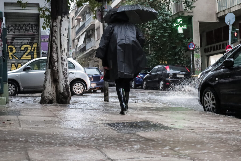 Έβρεξες πεζό με το αυτοκίνητο; – Αυτό είναι το πρόστιμο