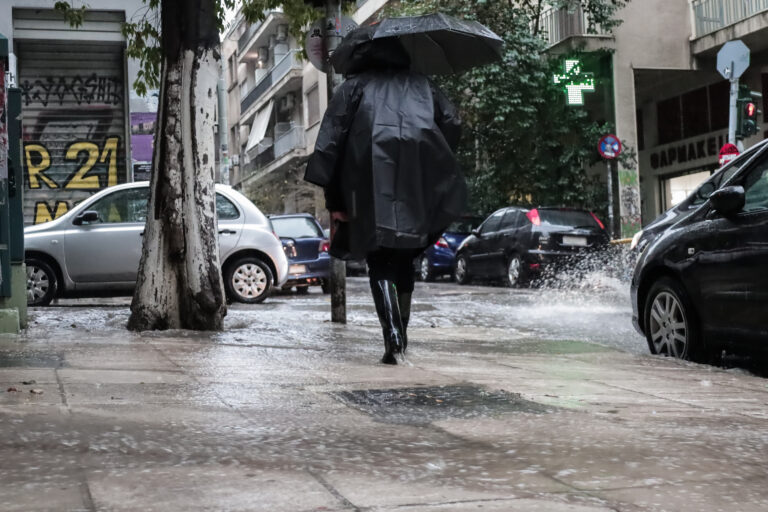 Έβρεξες πεζό με το αυτοκίνητο; – Αυτό είναι το πρόστιμο