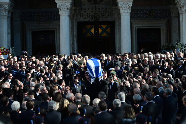 Κώστας Σημίτης: H πομπή προς το Α΄ Νεκροταφείο