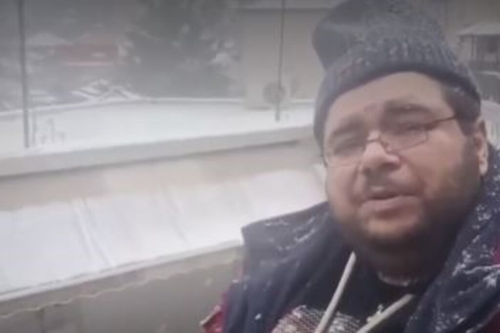 Viral ο Λαρισαίος που μετράει το χιόνι με ξεχωριστό τρόπο – To «πασπάλι», η «παλάμη», το «γόνα» και 