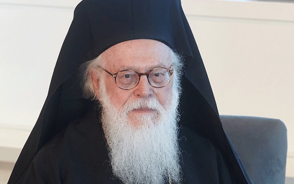 Στην Εντατική του Ευαγγελισμού για πέμπτη μέρα ο Αρχιεπίσκοπος Αλβανίας, Αναστάσιος – Παραμένε