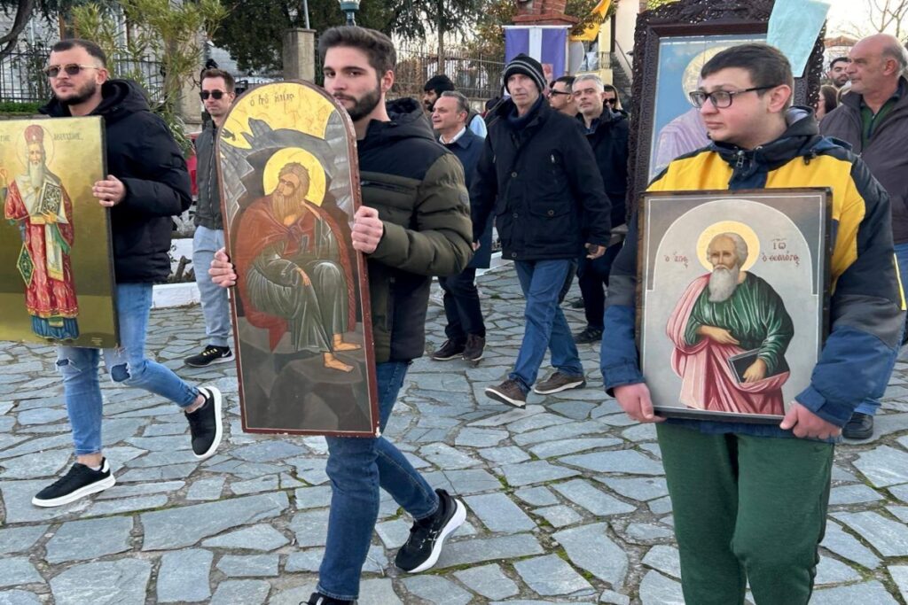 Έβρος: Τήρησαν το έθιμο της μεταφοράς της εικόνας της Παναγίας απ’ το Μοναστήρι στο χωριό της Δαδιάς