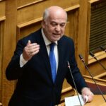 Τέλος στο τράφικινγκ με παρένθετες μητέρες – Πώς το νομοσχέδιο Φλωρίδη βάζει «φρένο» σε ομόφυλα ζευγάρια και μοναχικούς άνδρες