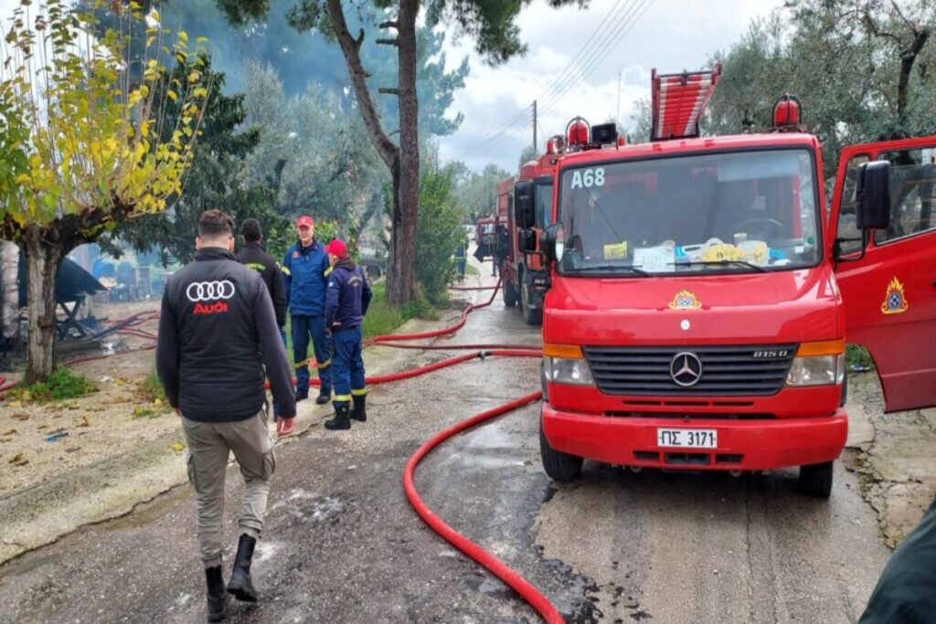 Φωτιά στο Λιβάδι Κεφαλονιάς: Ήχησε το 112